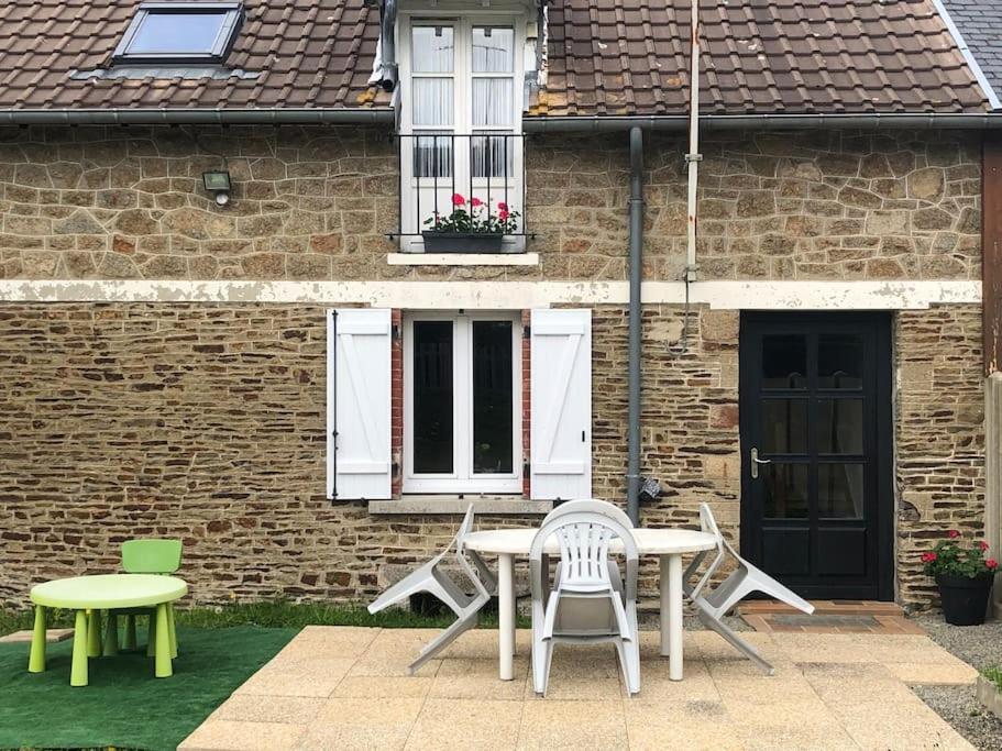Ferienwohnung La Team Familly Vue Sur Le Mont St Michel Pontaubault Exterior foto